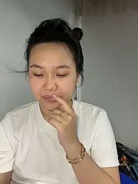Almira6868 webcam