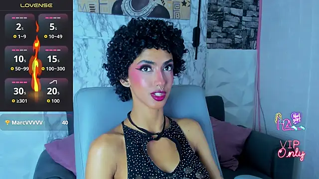 Queen_Cuarxxo live cam on StripChat