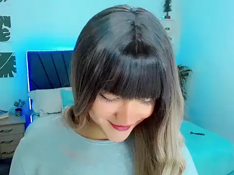 ZoeSchmmit live cam on StripChat