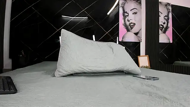 Mick-lollipop live cam on StripChat
