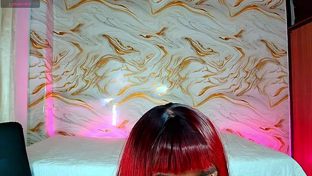 EbonyHansNight webcam