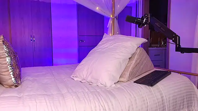 alejadollts live cam on StripChat