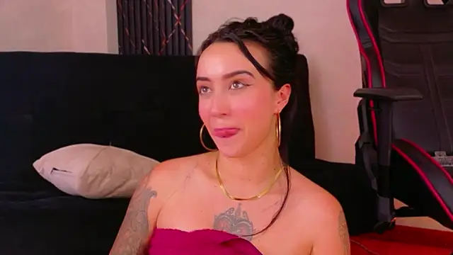 EmmyEvans1 live webcam show