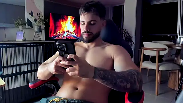 valenthino_salvatore (M young) - kiss biceps