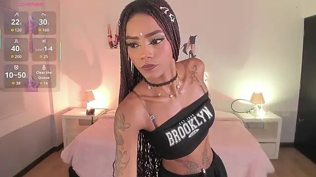 Samantha_spike2 live cam on StripChat