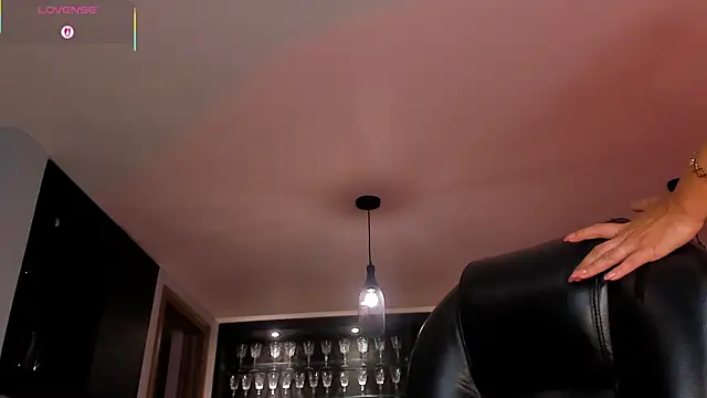 DannieSmith1 live cam on StripChat