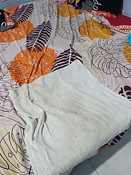 HotwifeLatinCuckoldCouple live cam