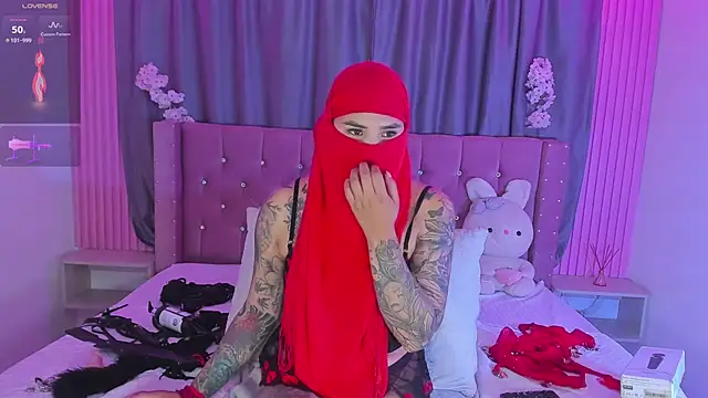 Nayla-Mouna live cam