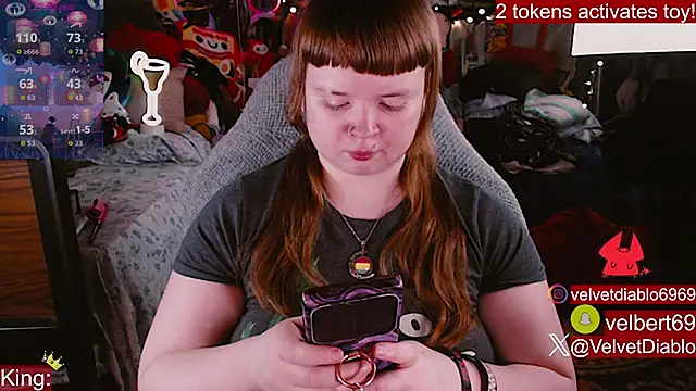 VelvetDiablo live cam