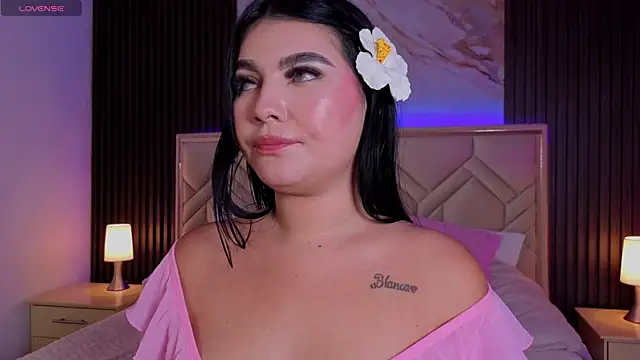 MiaaFarrel live cam