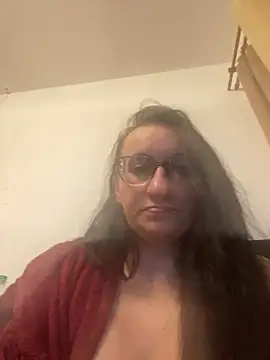 gloria7v05 live cam on StripChat