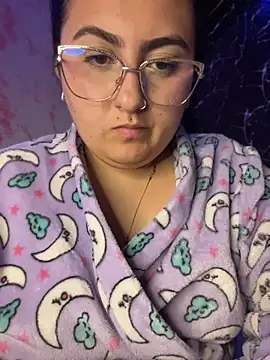 KaroVelvett live cam on StripChat