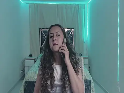 Cristalsexy25 live cam on StripChat
