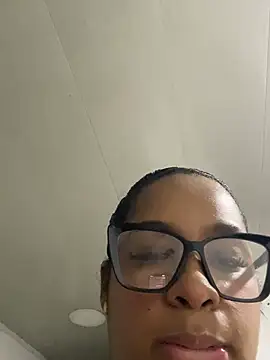 NV-Nikoll live cam on StripChat