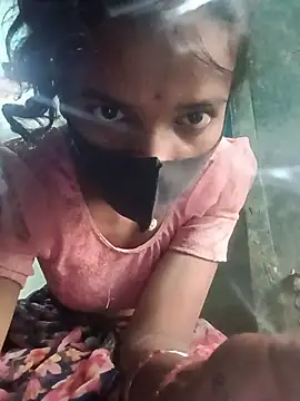 Desi_Couple_P live cam on StripChat