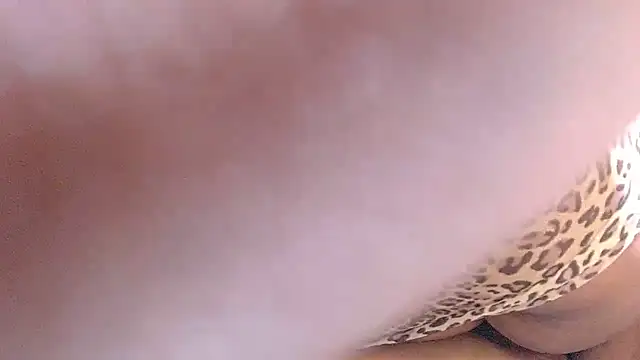 MatureBootyBabe4Uxx live cam on StripChat
