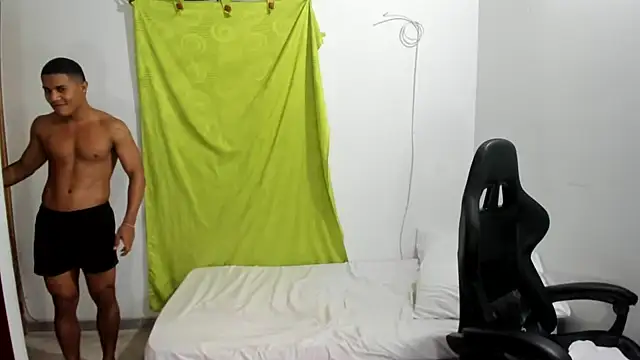 corzoethan - Corzoethan's free webcam - UK Sex Cams