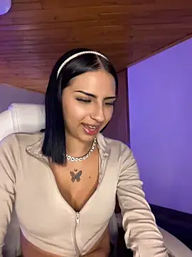 Hilary_pinkk live webcam show