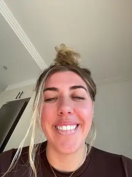 Aussielulu live webcam show