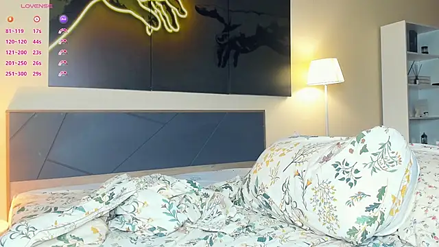 DianeHonnette live webcam show