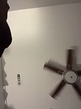 HornyStr8Freak webcam