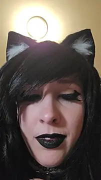 AmethystFoxx live webcam show