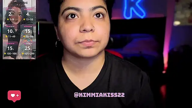 kimmiakiss22 live webcam show