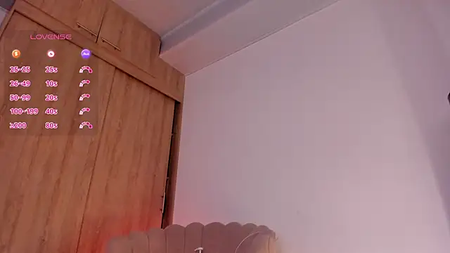 caroliinna_ - Caroliinna_'s free webcam - UK Sex Cams