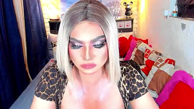 BlondePlaymateQueen webcam