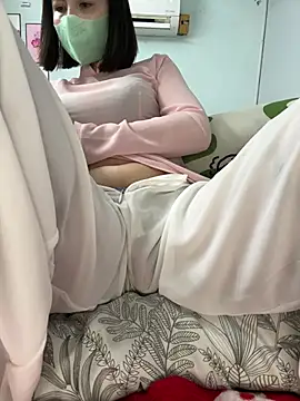 Nana-19 live webcam show