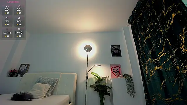 innocent_eva1 live cam on StripChat