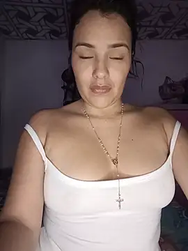 Ariel__xoxo live cam on StripChat