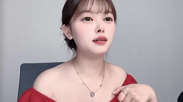 Winnie005 live cam on StripChat