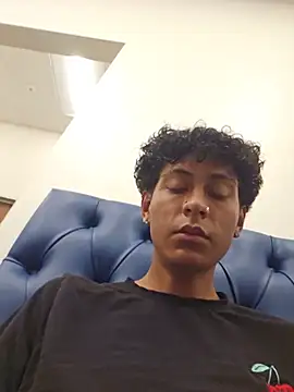 LongBackGuy live sex cam