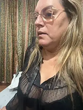 MALU0617 live cam on StripChat