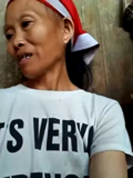 Nguyen_Emaa webcam