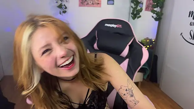 ari_kat live webcam show