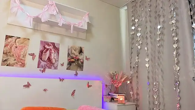 Milly_Lane webcam