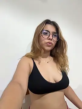baddieasiantv webcam