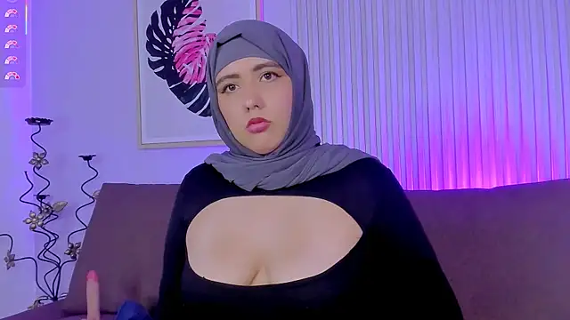 adalet__ live cam on StripChat