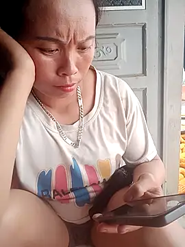 phuongtrinh1 live cam on StripChat