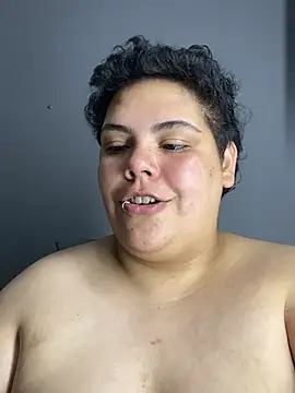 Hailey_Curvy webcam