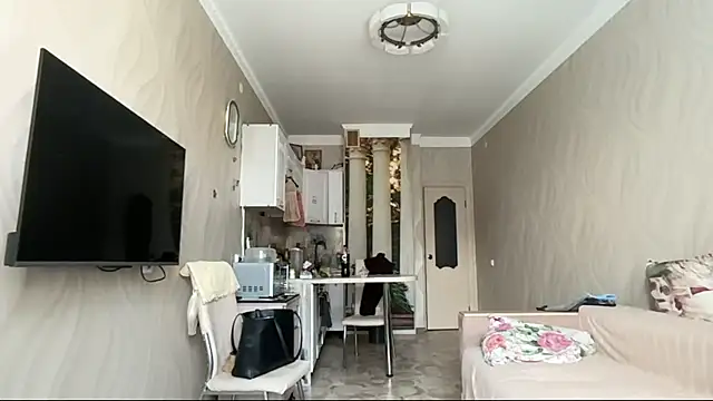 kamila_18_french webcam