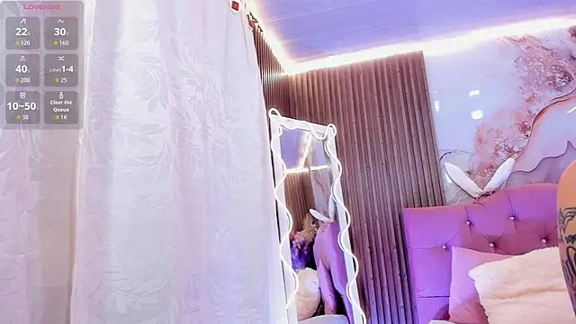 Kiara_tay live cam on StripChat