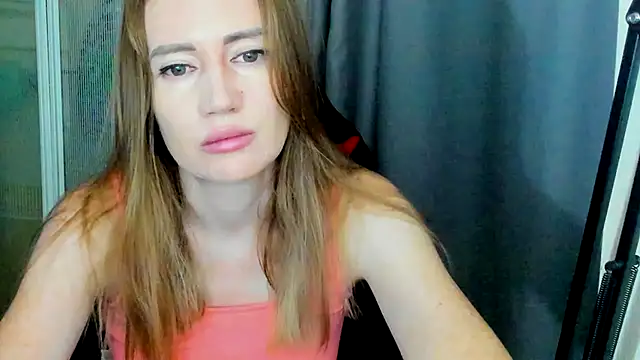 JessFoxxx live cam on StripChat