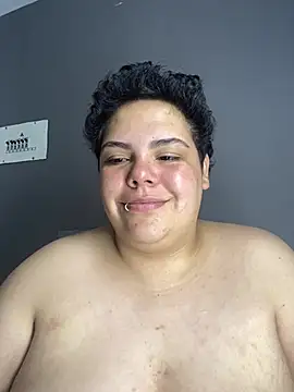 Hailey_Curvy webcam