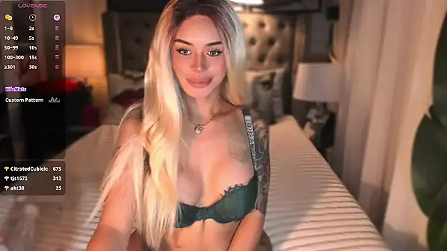 parisiandoll - ParisianDoll's free webcam - UK Sex Cams
