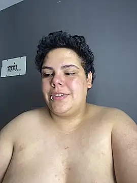 Hailey_Curvy webcam