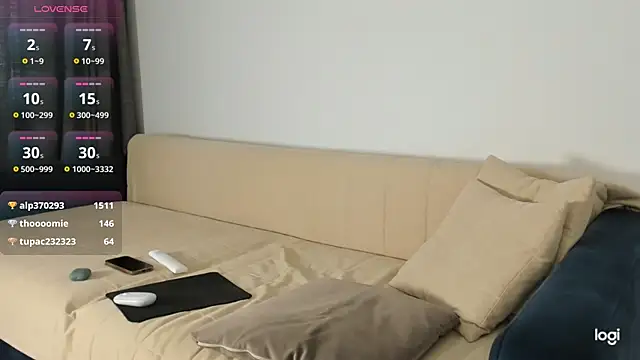 AmelinaLove webcam