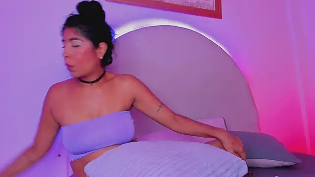 elsalondon live cam on StripChat